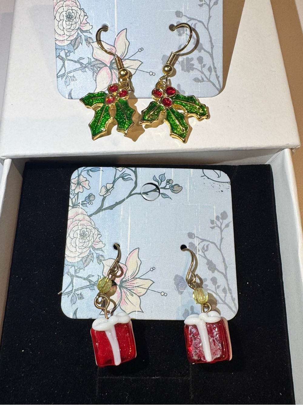 Festive Holly and Gift Dangle Earrings Set - Green & Red Christmas